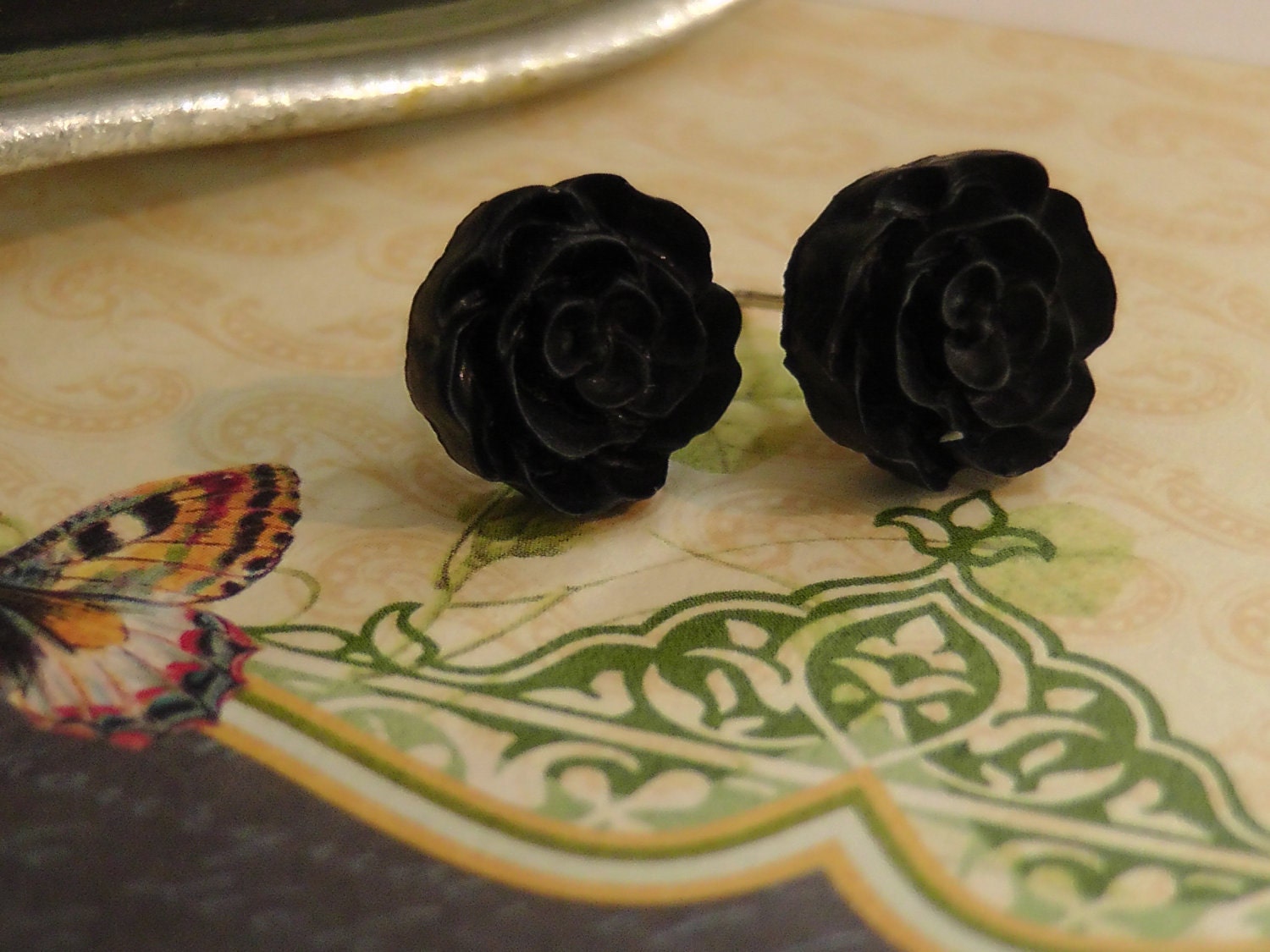 SALE Retro Ruffle Rose Post Earrings : Jet black