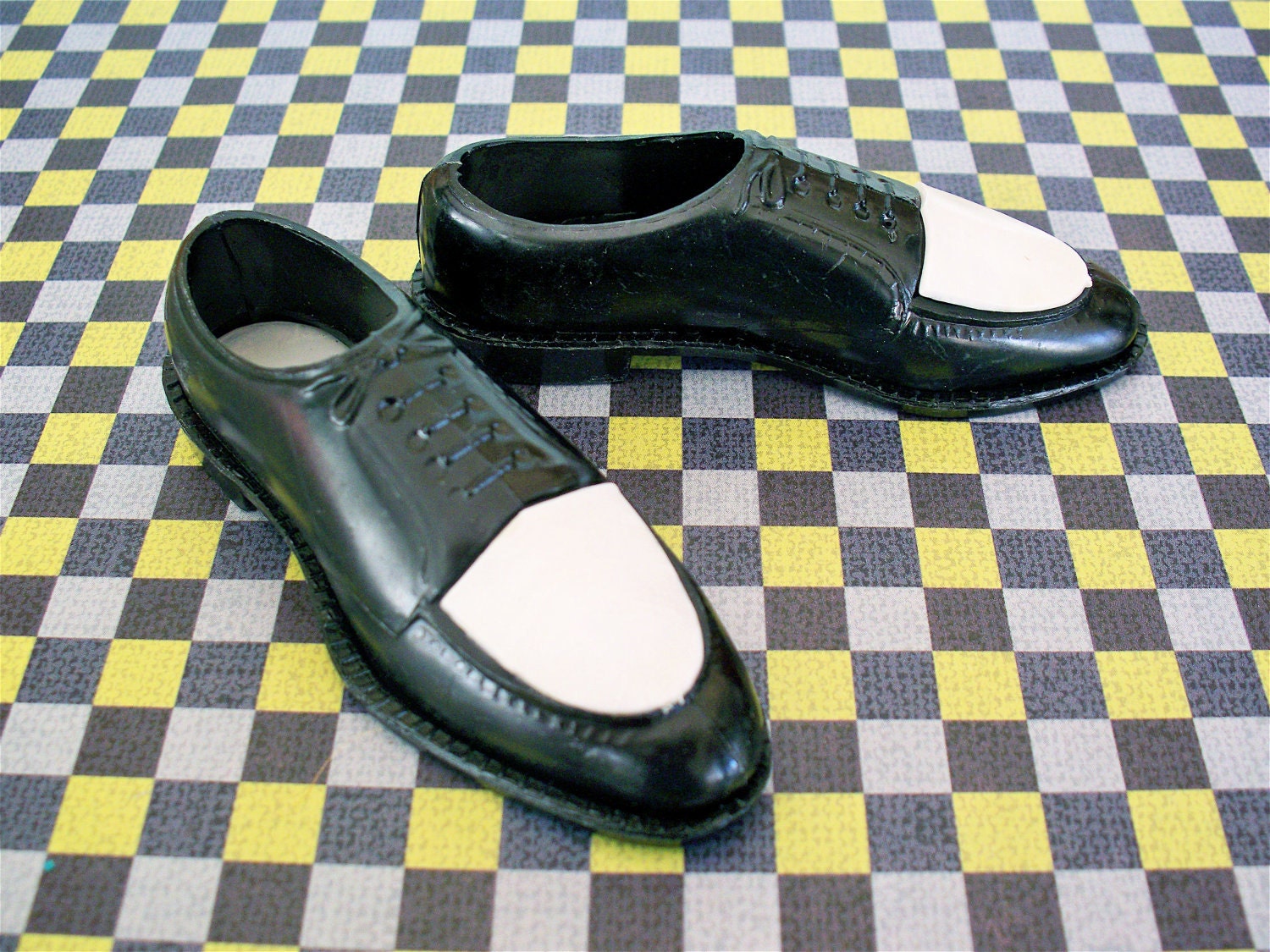 Kitsch Vintage  Retro  Miniature Mens Shoes Black Hard Plastic for Dad Man Father Gentleman Cake Toppers