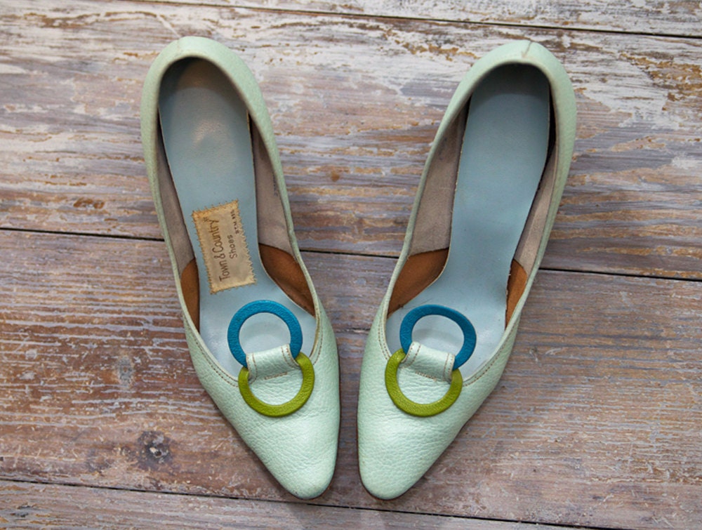 Mod 1960s Robins Egg Powder Blue Heels Size 6.5 Vintage