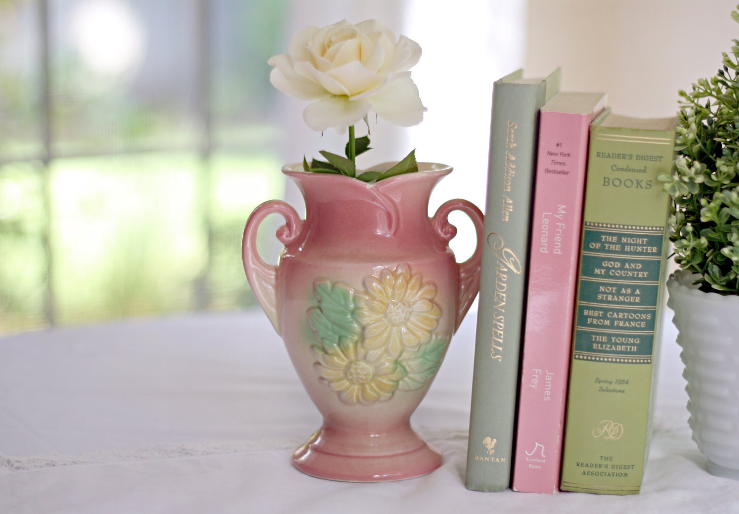 SALE  - Vintage HULL Pottery Floral Pink Ceramic Vase - Sunglow Daisy - was 55.00 now 42.00