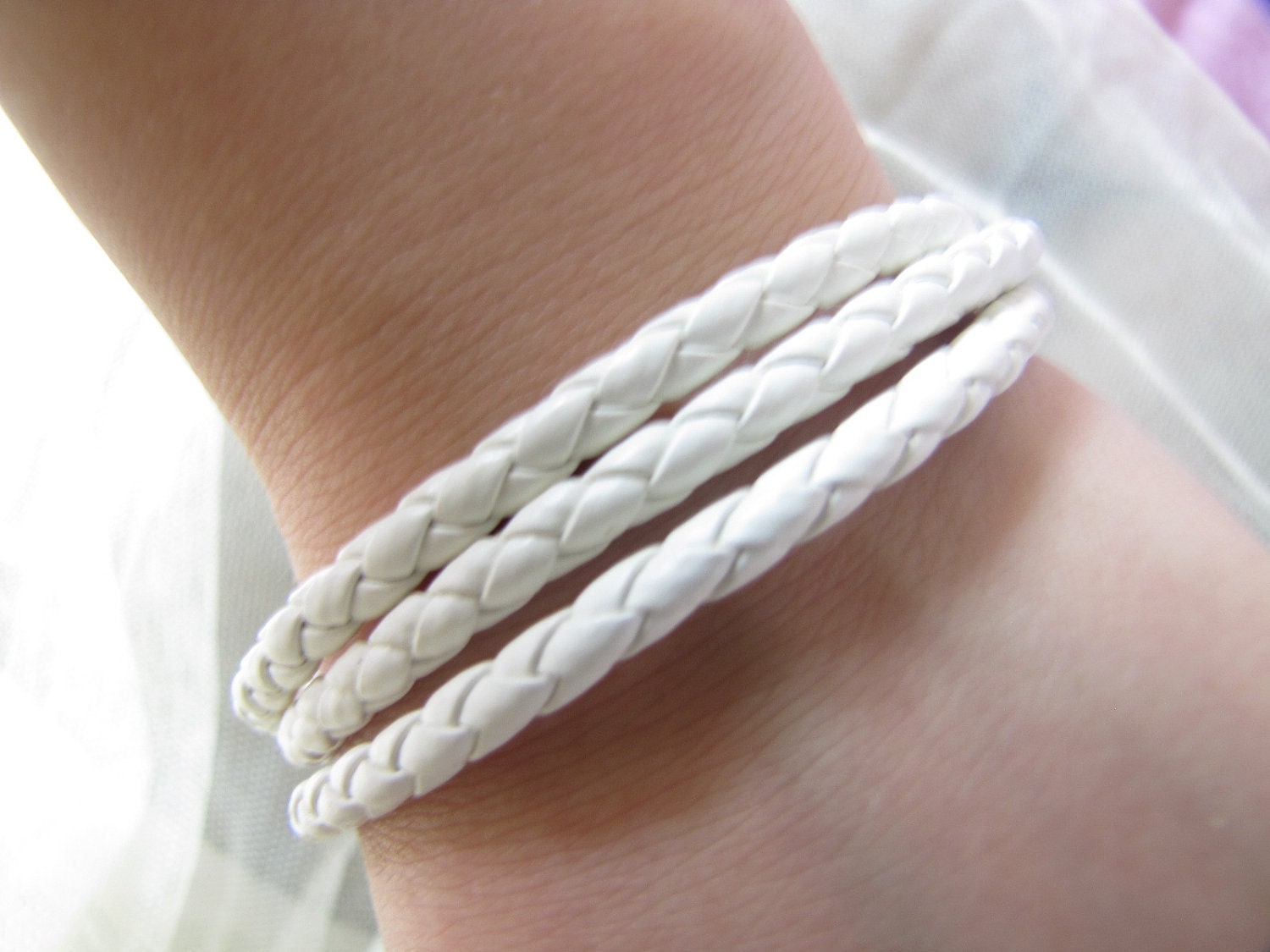 3 Circles White Leather Bracelet Adjustable Cuff 430S