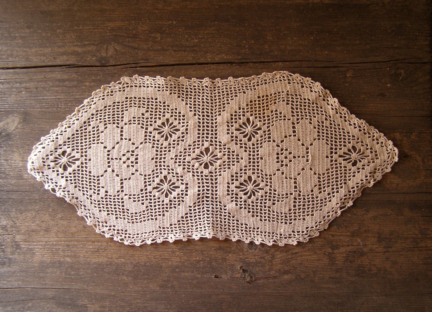 on oval  Runner,  Listed on Hearts runner oval by table Tablecloth table  meshuMaSH Crochet Table