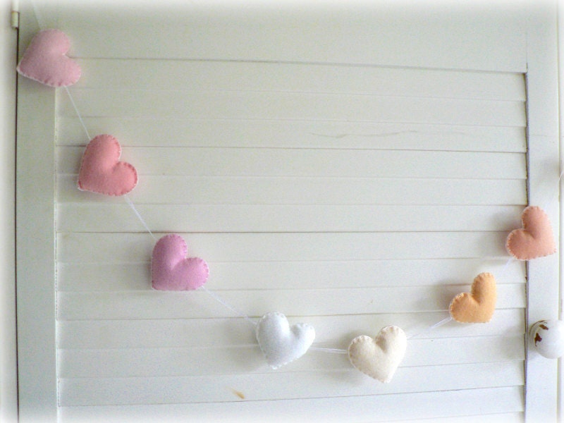 Pastel felt hearts banner/ garland/ bunting - nursery decor - you choose your colours