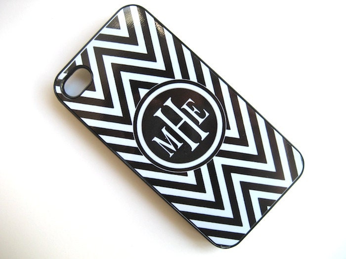 Black and White Chevron iPhone 4 Case with Monogram  - iPhone 4 4S Cover-  Hard BLACK Plastic Case