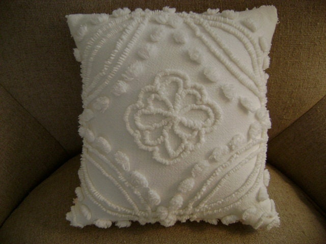 Vintage Chenille Accent Pillow - White Wedding Ring Vintage Chenille and 12" Decorator Insert
