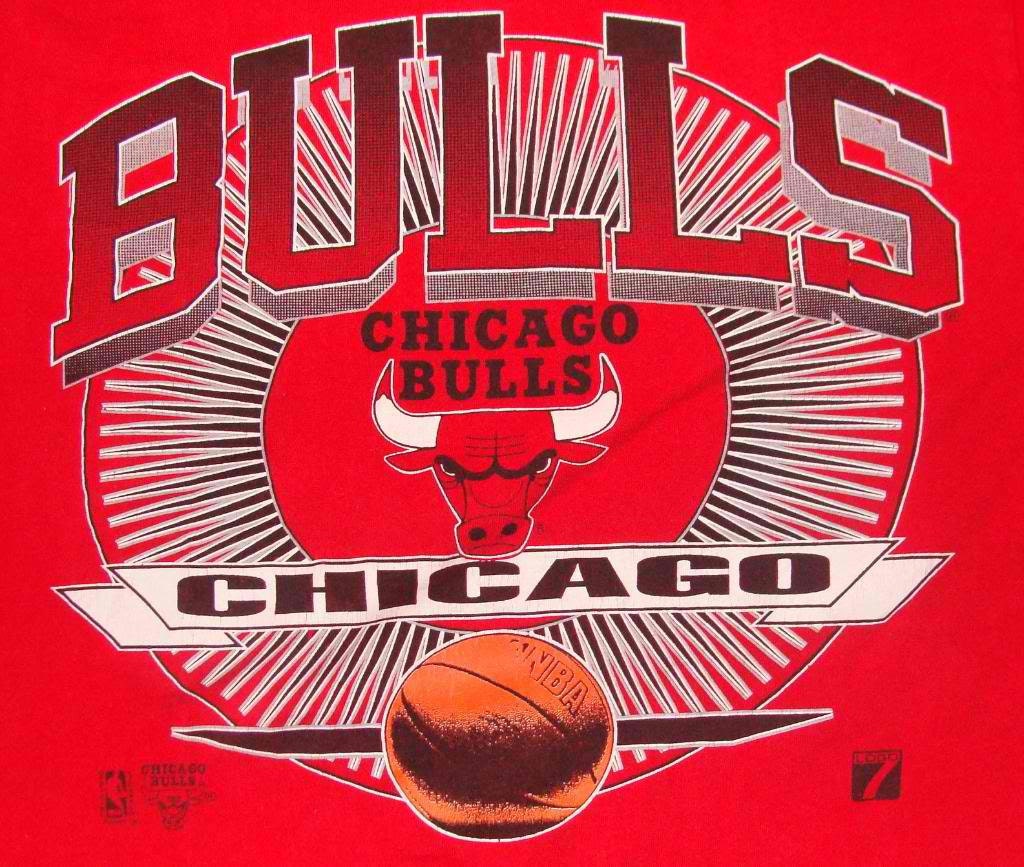 Vintage 80s 90s CHICAGO BULLS BASKETBALL Red T shirt