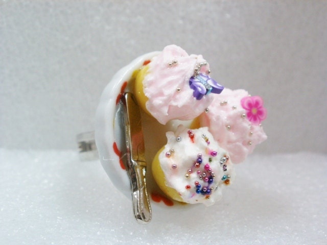 Strawberry Cupcake Ring. Polymer Clay.