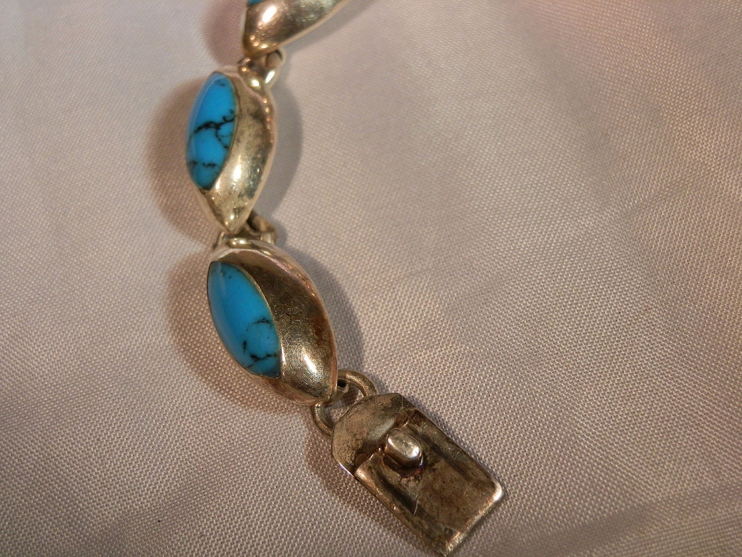 925 Sterling Silver Mexican bracelet with Turquoise.