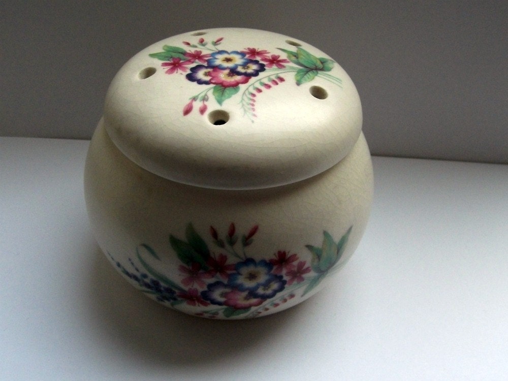 Vintage 1960s Axe Vale Devon Pottery Pot Pourri Lidded Floral Pot