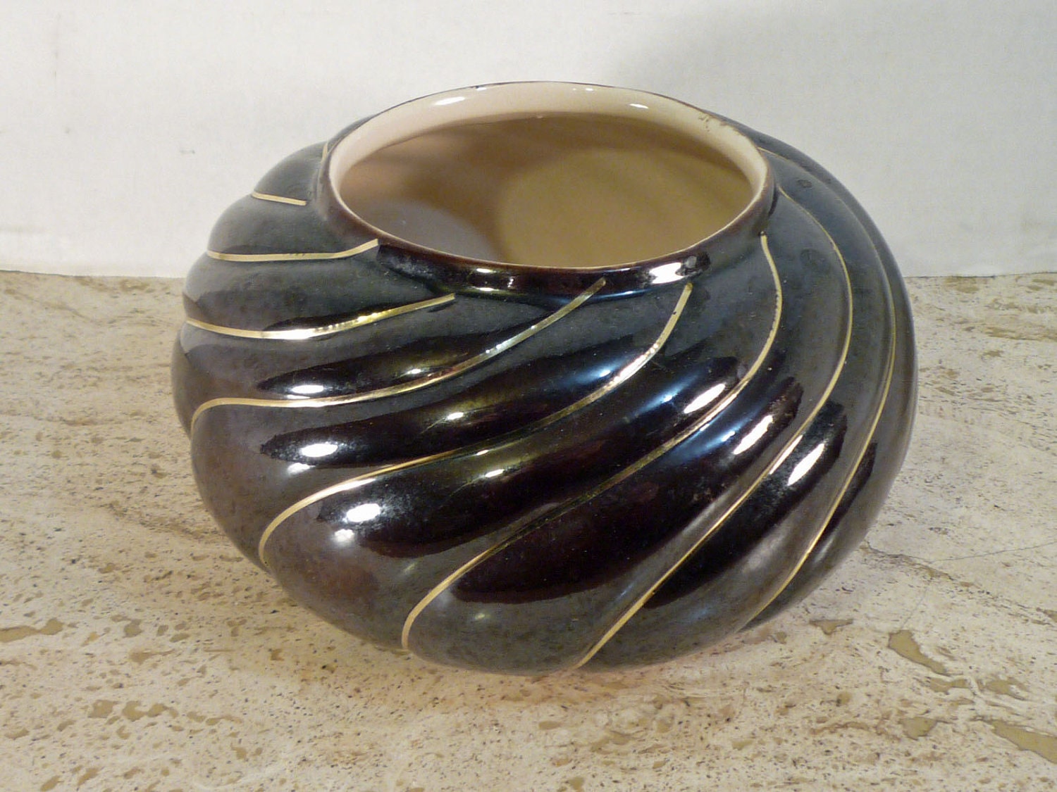 Midcentury S. American ART POTTERY Centerpiece BOWL - swirl design. Made in Columbia by Casa Del Arte