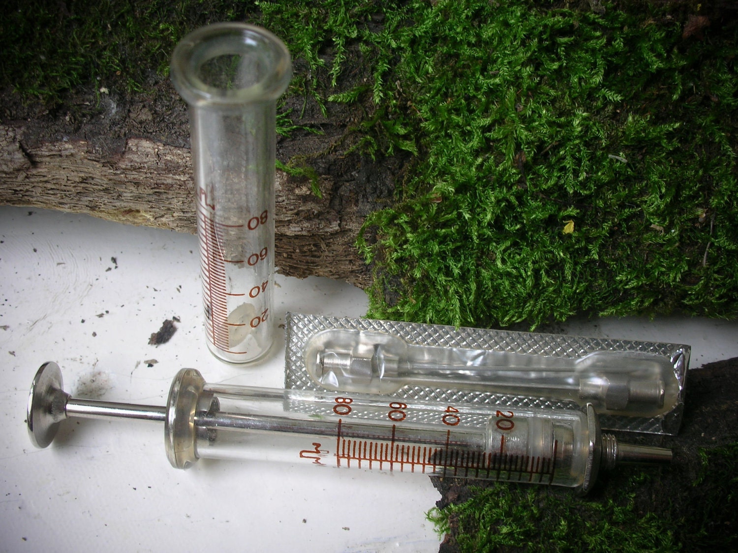 Syringe Glass hypodermic , to use in mixed media art, shadow boxes, or collect...