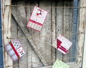 White Rustic Home Decor Picture Memo Board Photo Display Card Holder made from Reclaimed Wood & Chicken Wire