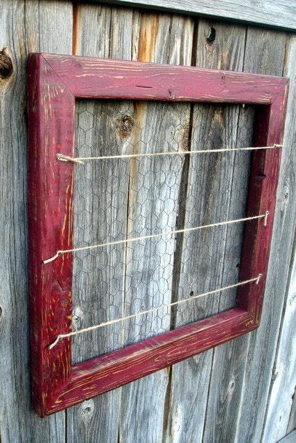 Rustic Barn Red Christmas Card Holder Decor Picture Memo Board Photo Display Message Center Reclaimed Wood & Chicken Wire
