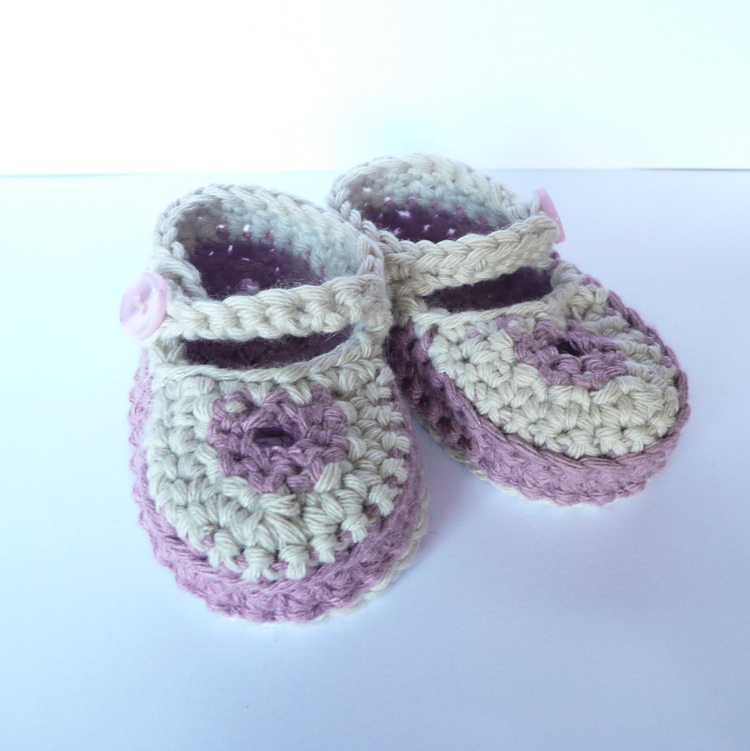 Items similar to Crochet PATTERN Baby Booties Cute Keyhole ...