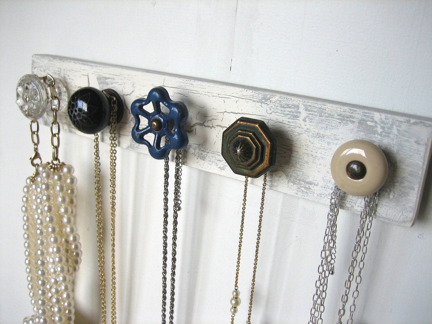 Necklace Organizer / Accessories Rack with Water Valve