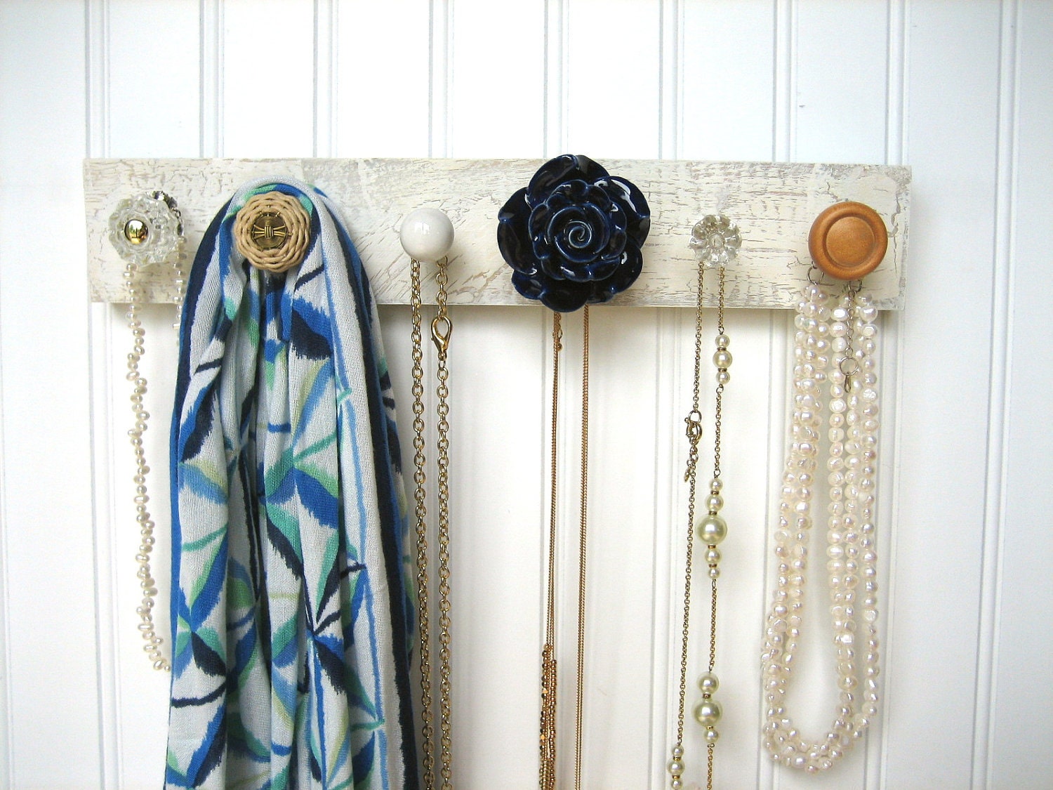 Necklace Holder with a Navy Flower Knob