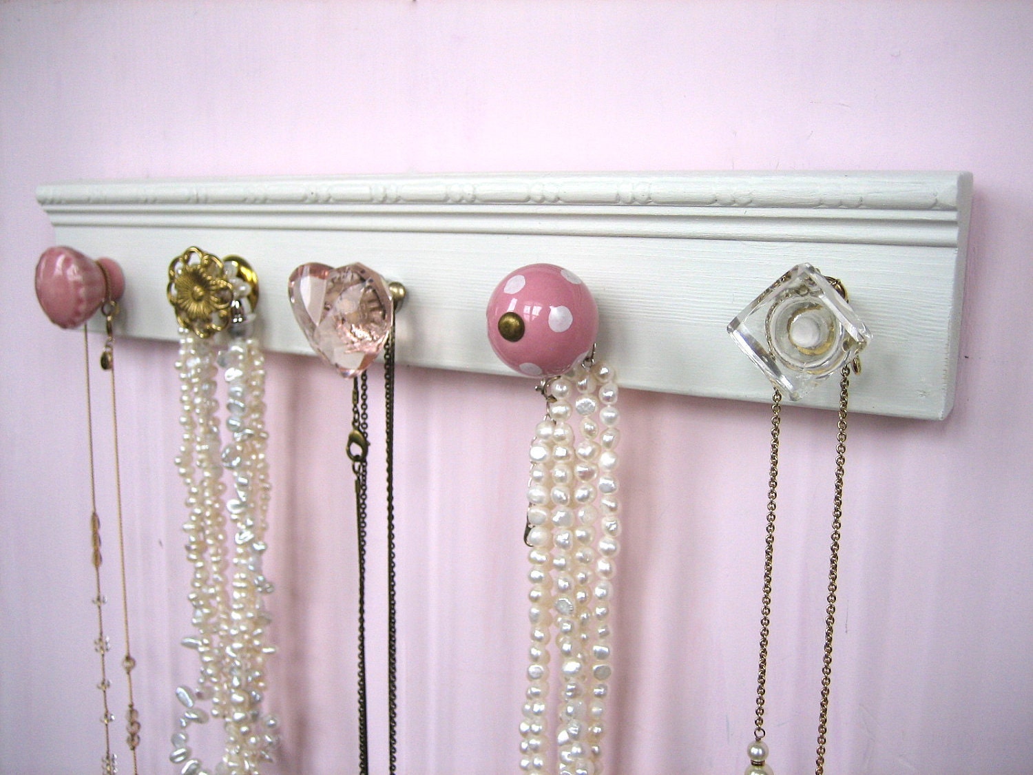 Jewelry wall hanger