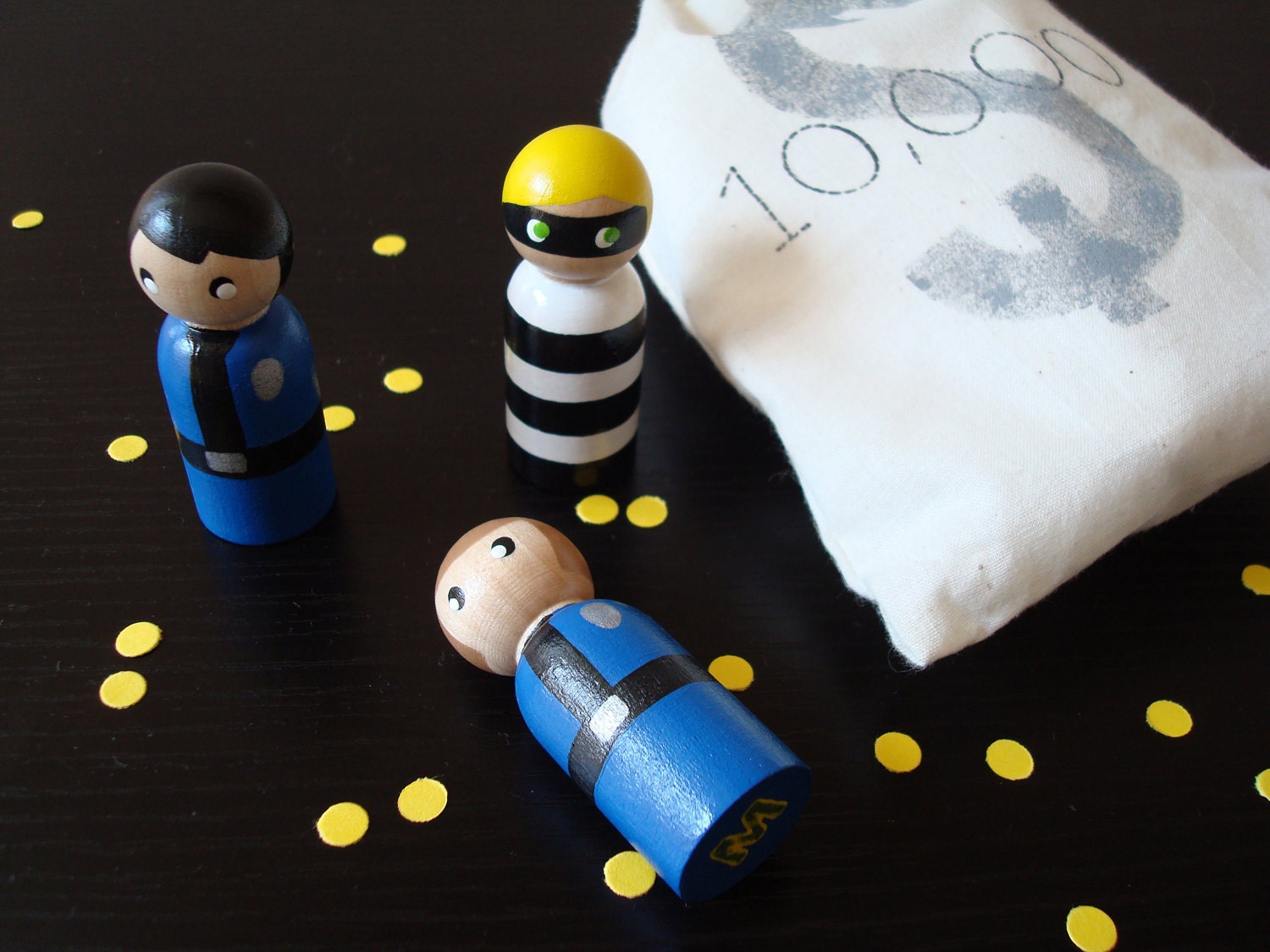 Cops and Robber doll set