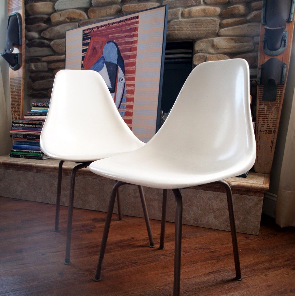 RESERVED FOR MARTA: 2 Mid Century Modern Furniture Chair // Eames Style Fiberglass Chair // Vintage Dining or Office Chair