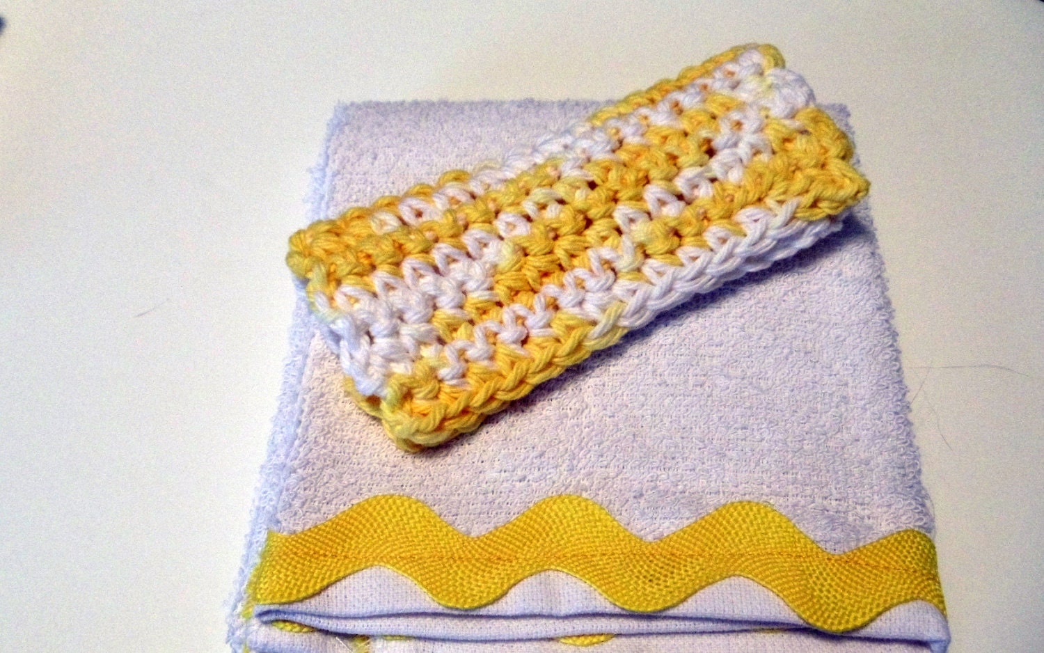 Kitchen Hand Towel and Crochet Dish Cloth Yellow Daisy Ombre