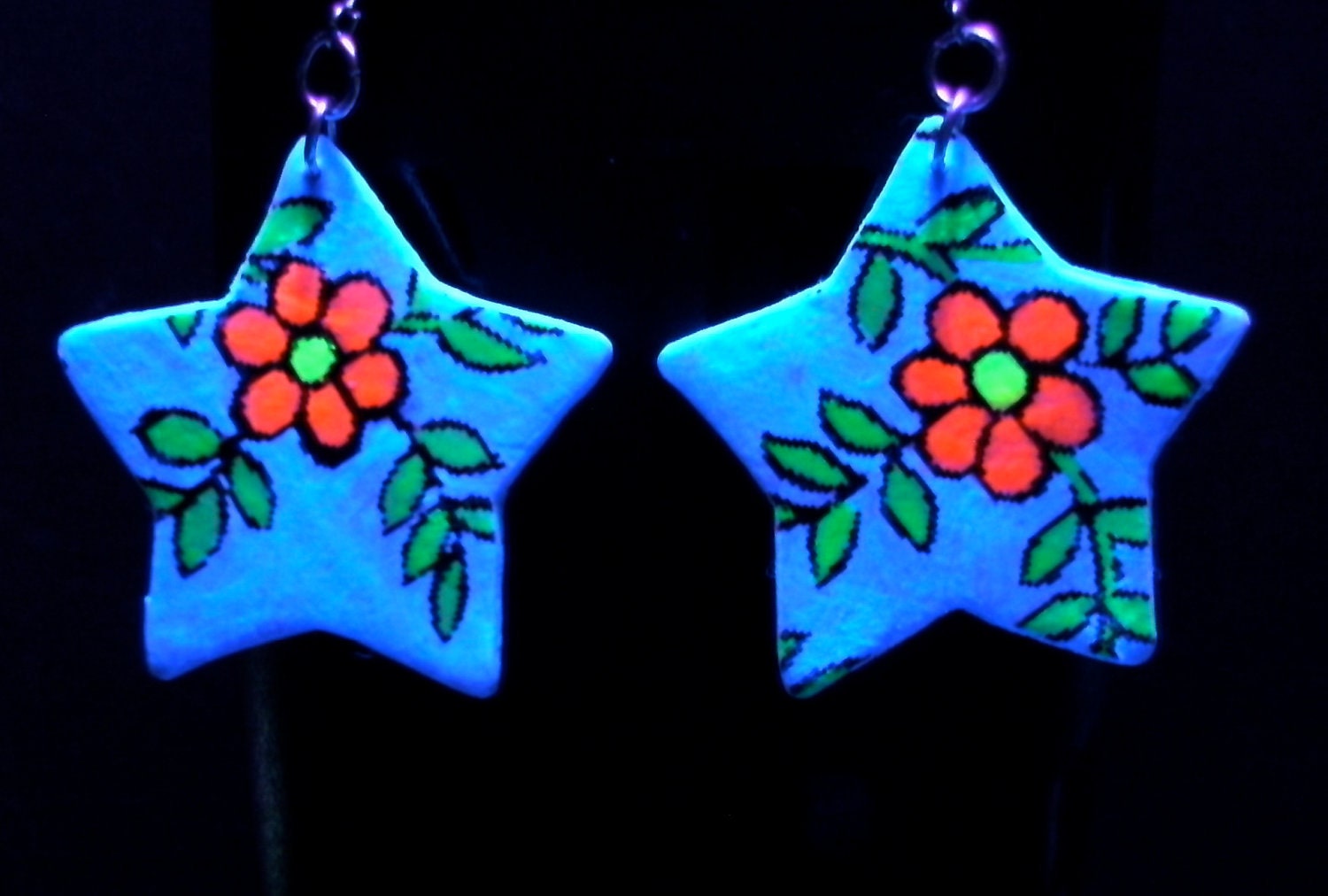 Neon Flower Star Earrings, glow in UV-light, Clubwear