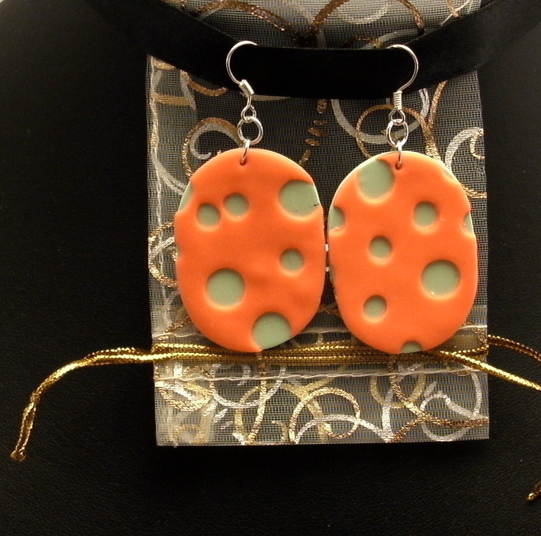 Kawaii Chease Earring, glow in UV-light, club wear