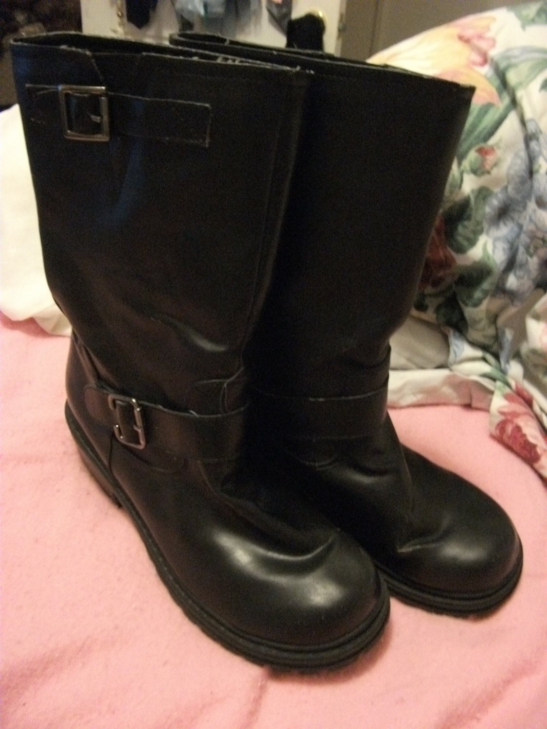 Vintage Black Biker Goth Retro Boots size 8 1/2 w 1 3/4 Inch Heel in Good Condition Only 10 USD