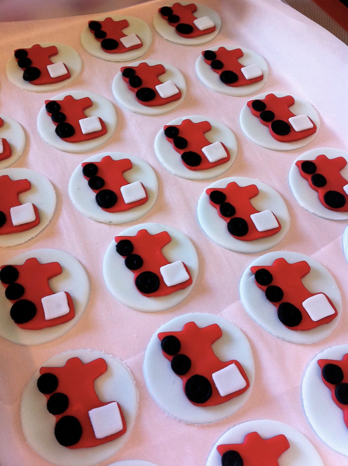 Items similar to Train fondant cupcake toppers on Etsy