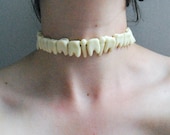 Tooth Choker - Glow in the Dark