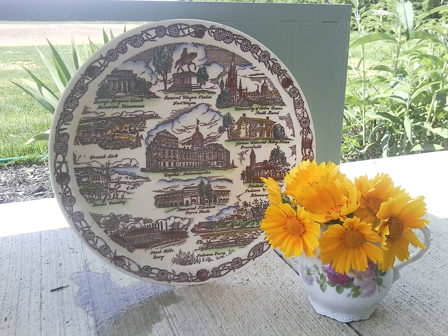 Retro Indiana state plate made by Vernon Kilns-vintage souvenir Indiana state plate