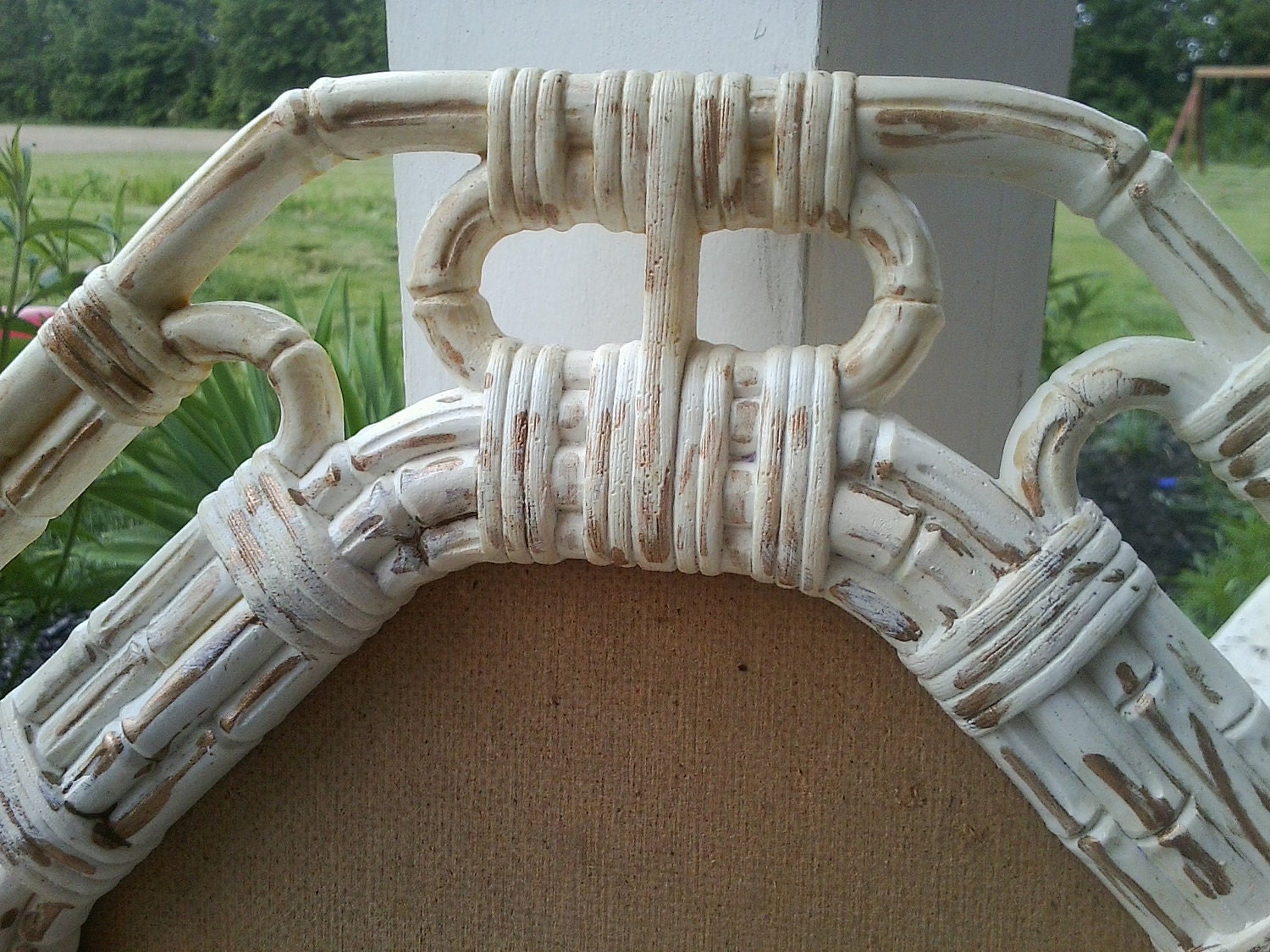 Vintage Homco bambo styled frame-shabby winter white retro frame with gold accents