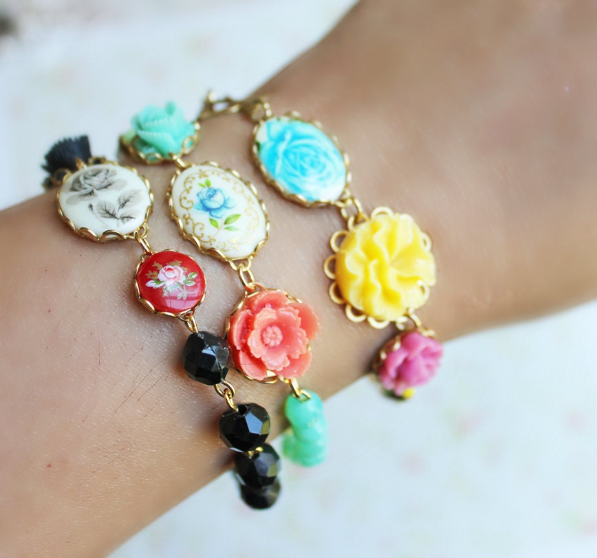 RESERVE for RACHEL. Coral and Seafoam Flower Bracelet. Vintage. Bridesmaids. Romance. Wedding. Summer.Floral Jewelry. Bohemian. Fashion.