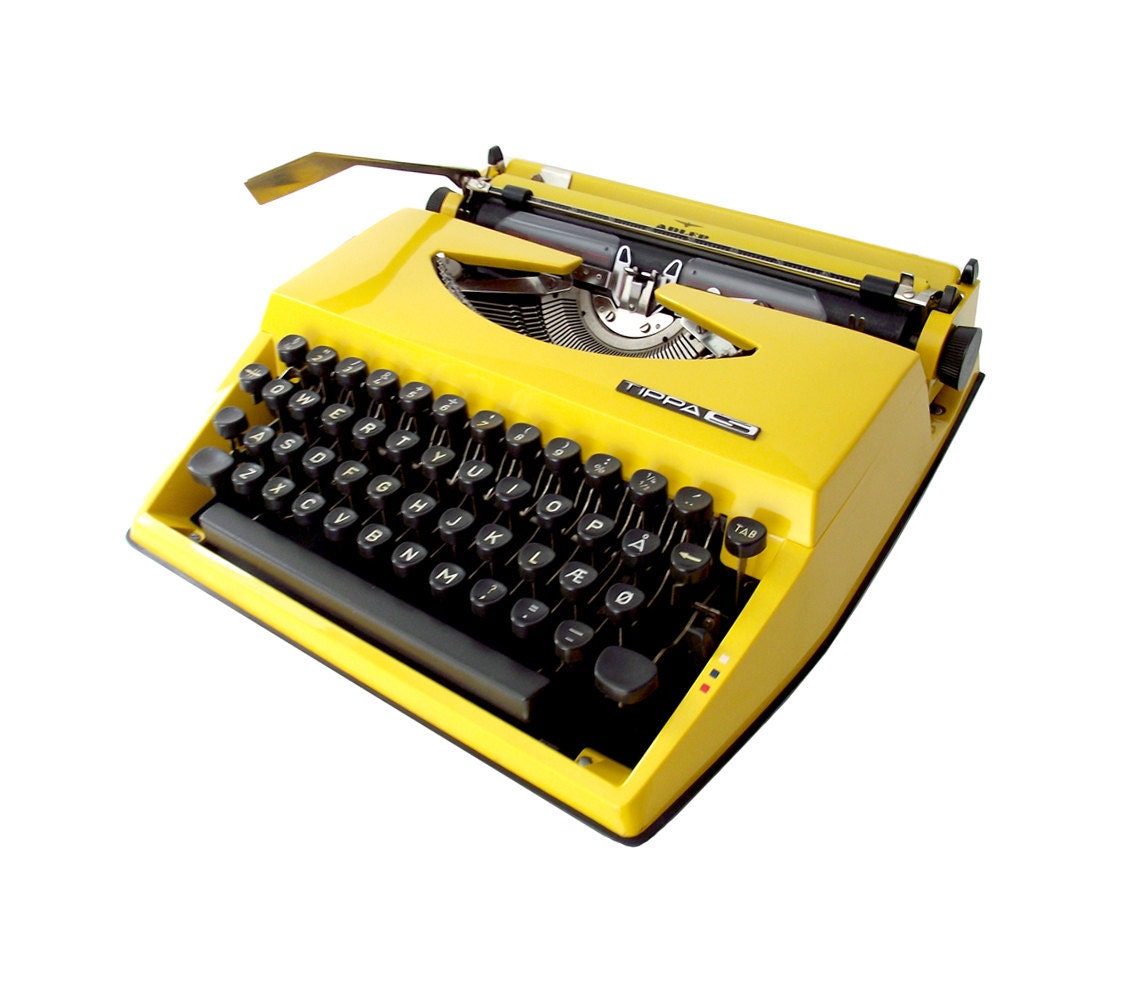 Typewriter Vintage Yellow Adler Tippa