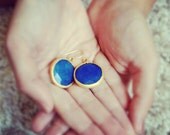 unique statement gemstone fashion large bold earrings  sea navy blue jade stone matte textured gold frame statment earrings israel