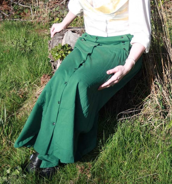 Split Riding Skirt Western and Victorian by AureliasRegalia