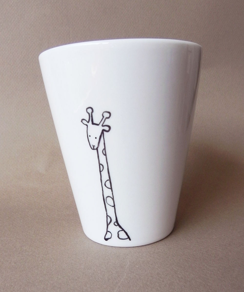 Giraffe, hand painted white porcelain mug