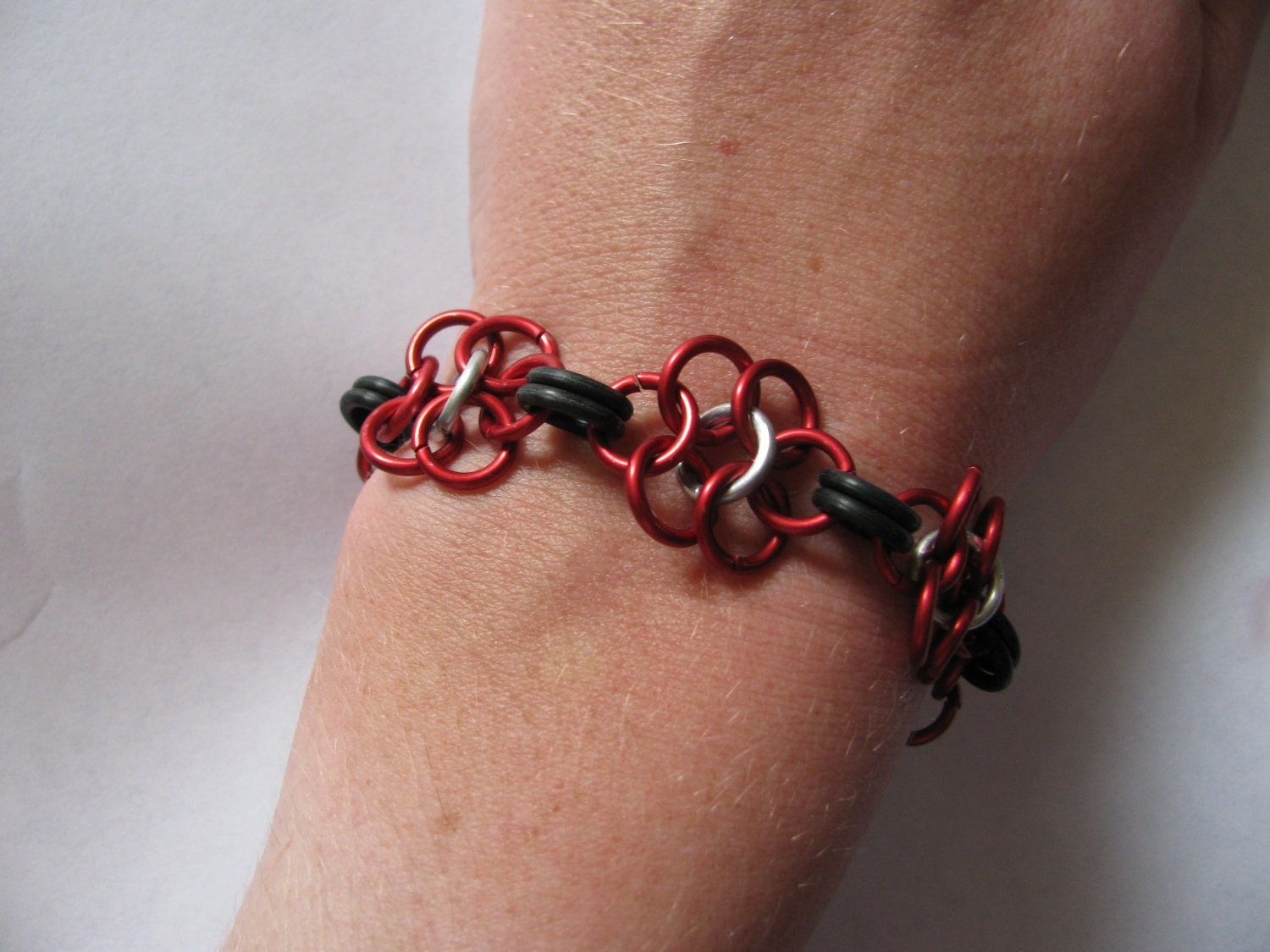 Red Floral Chain Mail Bracelet - 8"