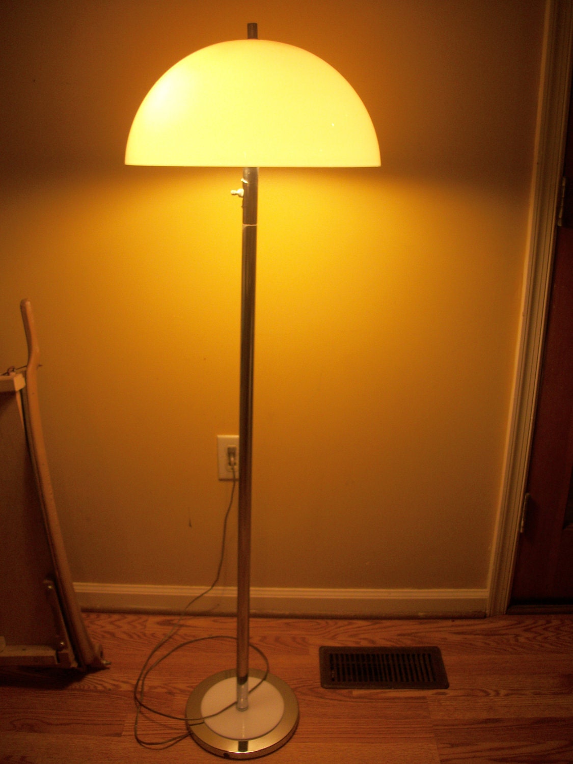 Rare Mid Century Modern Space Age Chrome Mushroom Plastic Shade Floor Lamp FREE SHIPPING REDUCED