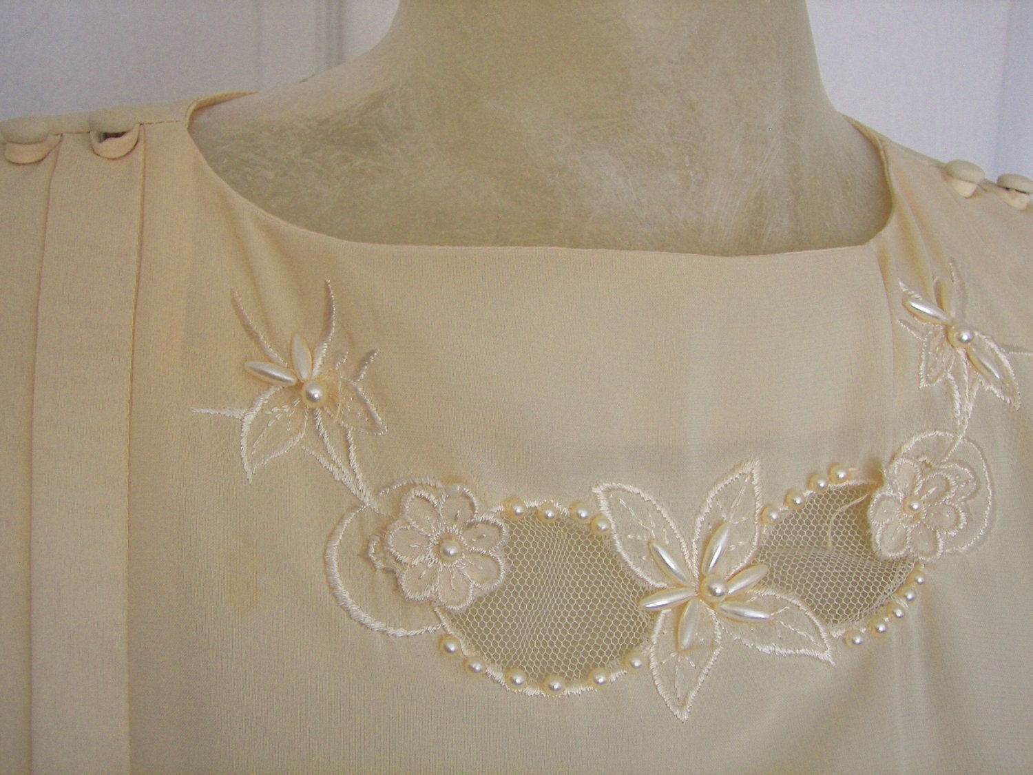 60s Ivory Dress - Medium - Lace - Pearls - Belt