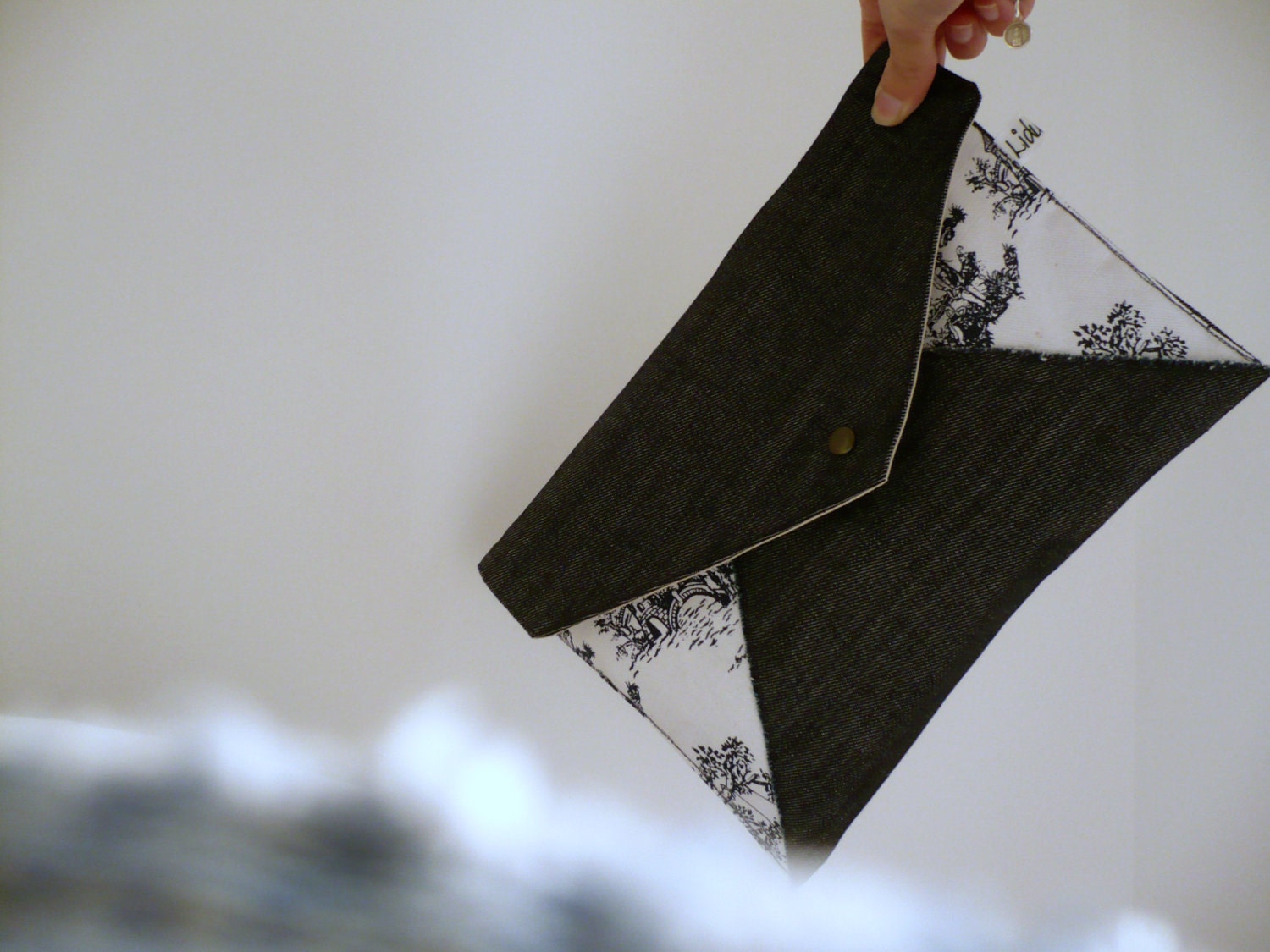Envelope clutch / Cosmetic bag / Book bag / Documentation bag / Make up clutch