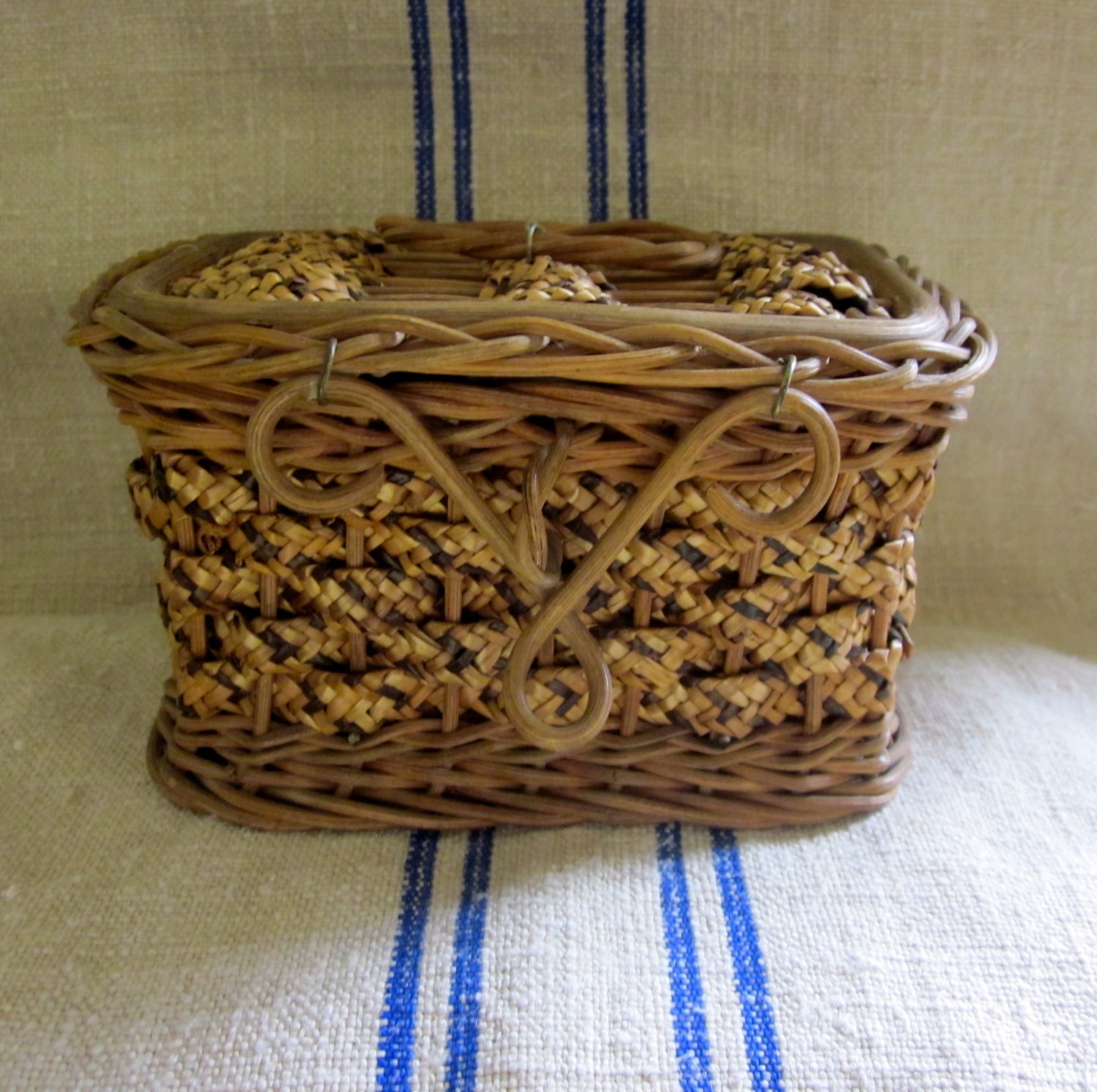 diminutive early 20th century wicker sewing basket with cute handle unused condition