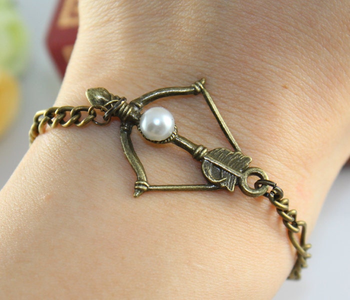 On Sale--- BOW with pearl bracelet:)