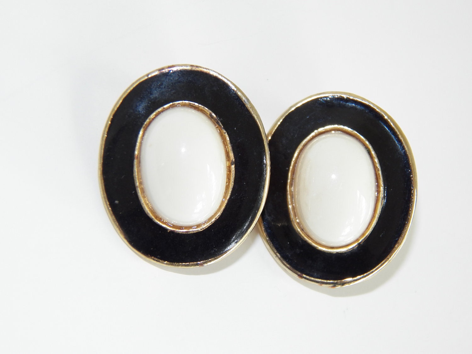 Vintage Costume Jewelry Clip On Earrings Free Shipping White Black Gold