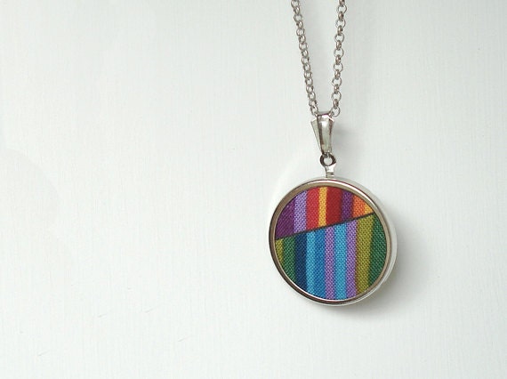 Colorful round fabric pendant necklace