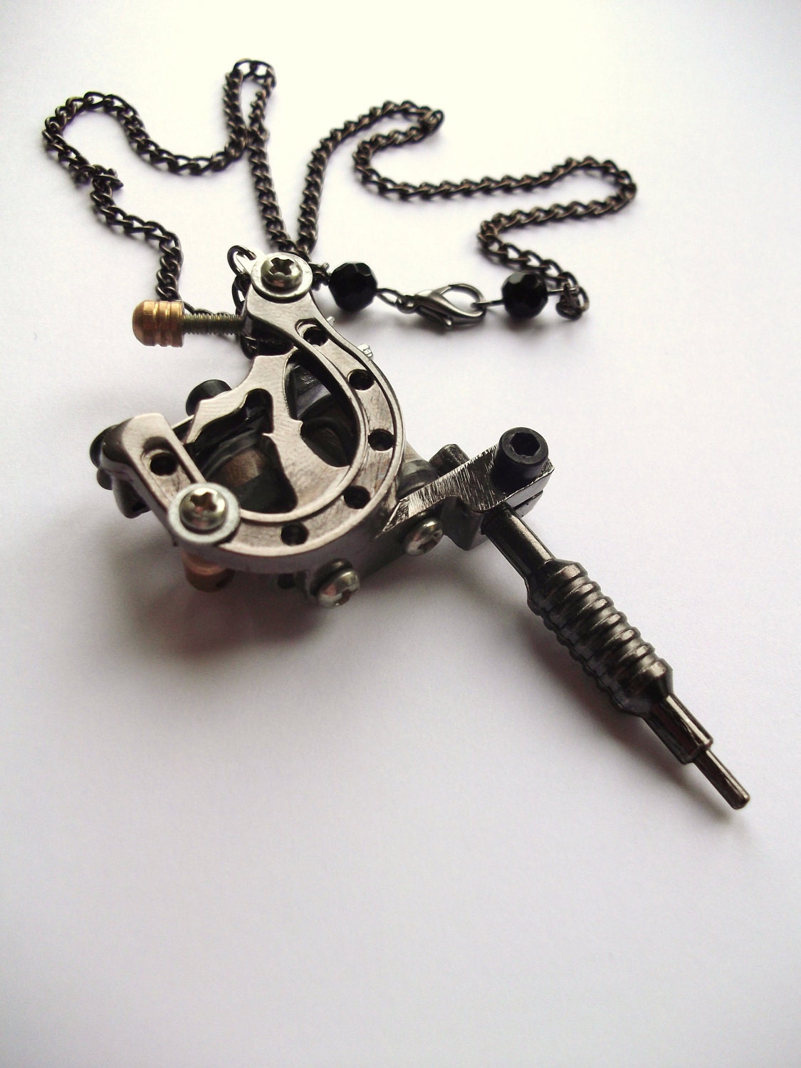 Lucky 7 Horse Shoe Black Tattoo Machine Pendant Necklace with Nape Piercing Clasp Detail - 'LUCKY 7' HORSE SHOE style
