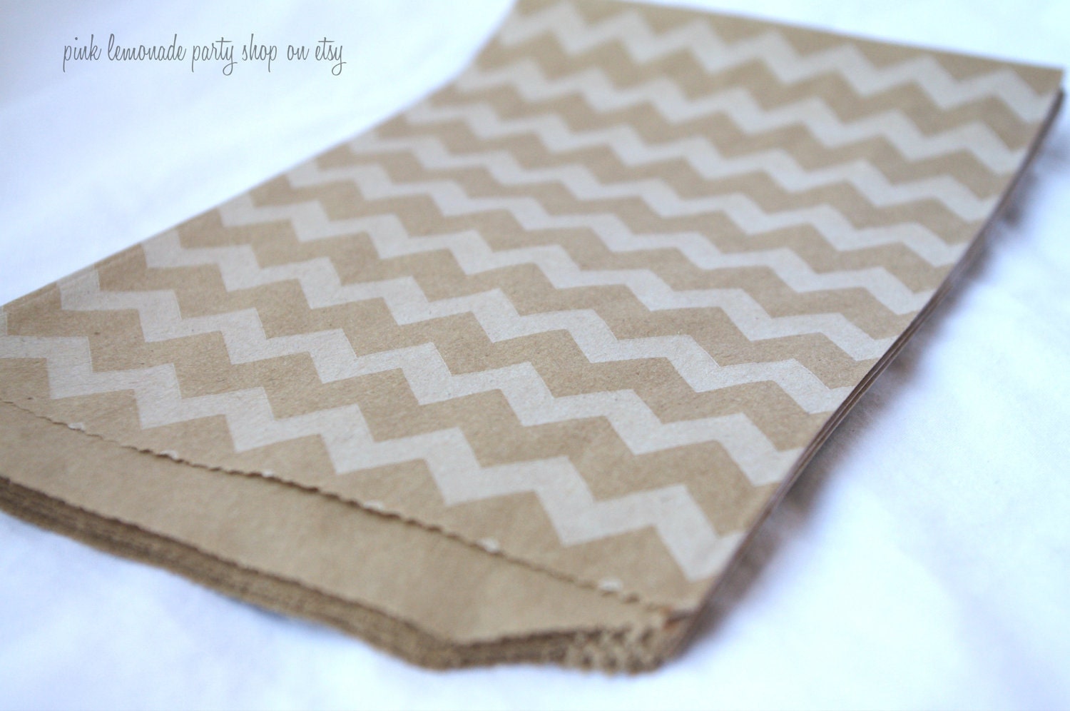 MeDiUM CHeVRoN PaTTerN PaPER BAGs-- brown kraft with white--party favors--gifts---weddings--showers--20ct Il_170x135