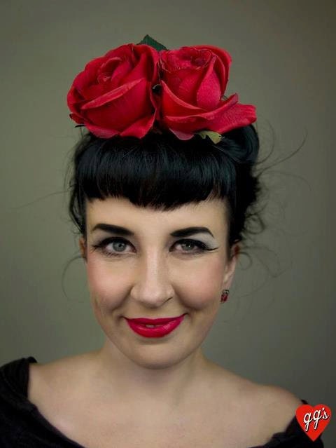 Frida Roses Clip
