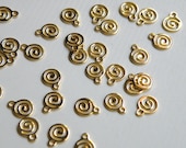 20 Swirl charms round shiny gold plated brass 9x7mm 6587FD