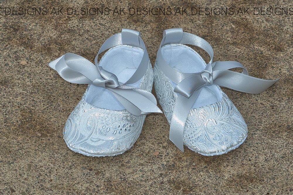 AK DESIGNS "Elegant Baby Shoes" - Little Olivia.