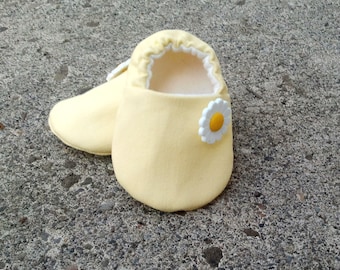AK DESIGNS "Elegant Baby Shoes" - Little Isabella.